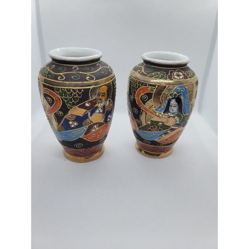 2 Vintage Japanese Porcelain Satsuma Moriage Gold Gilt Handpainted Vases 4"
